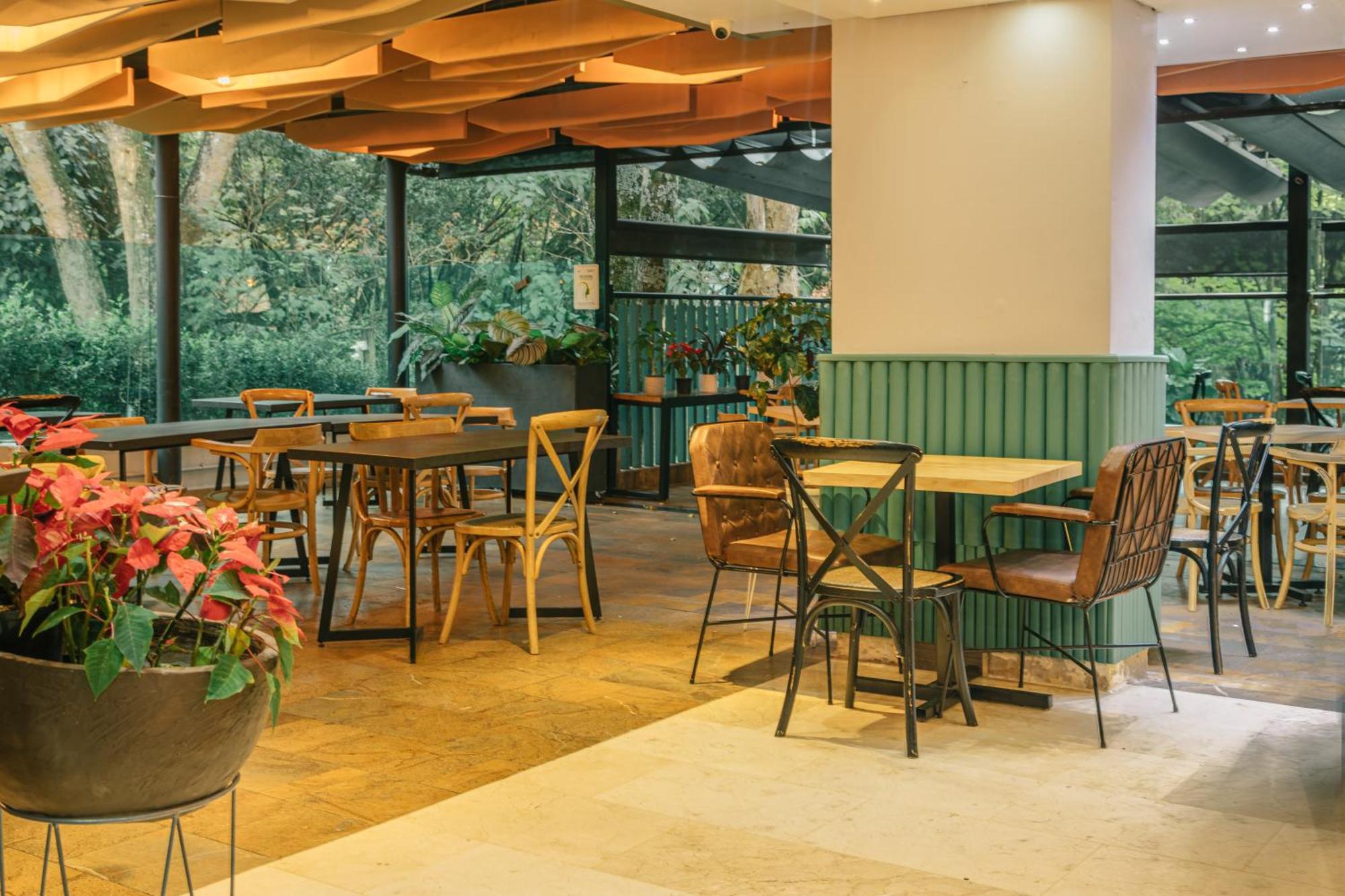 Cafe Hotel Меделин Екстериор снимка