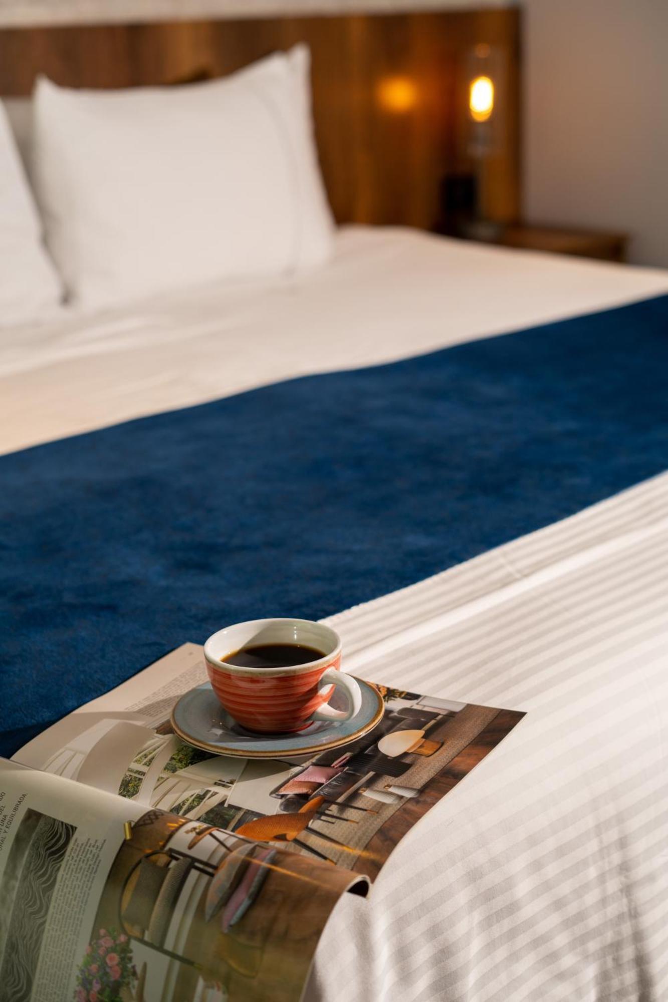 Cafe Hotel Меделин Екстериор снимка